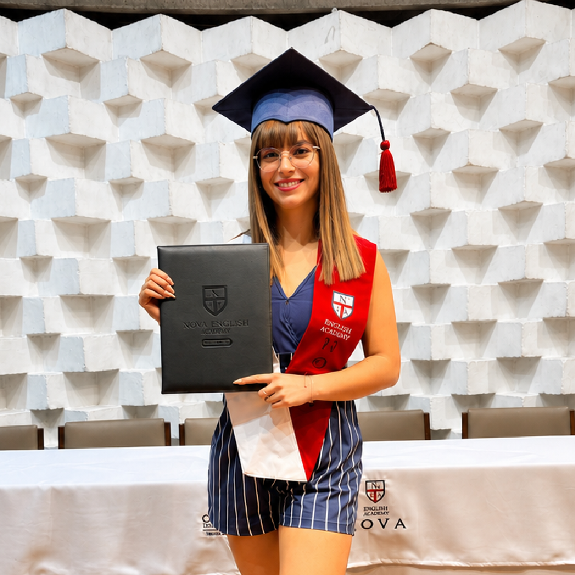 3 estudiantes nova english academy
